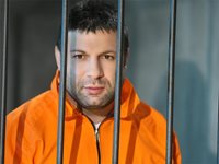 Тони Стораро влиза в затвора