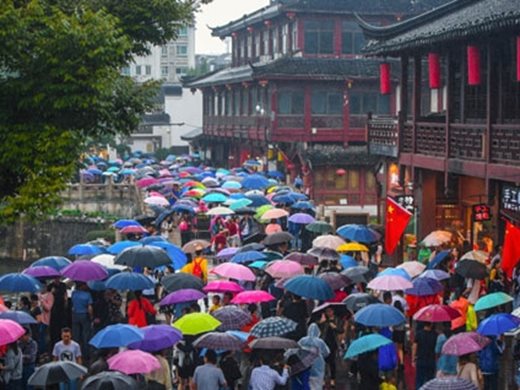 Китайците ще направят около 800 милиона пътувания през ваканцията за Националния празник