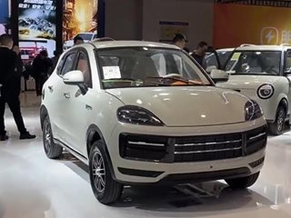 Умалено китайско копие на Porsche Cayenne за 3000 евро!