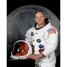 Костюмът на Армстронг от Луната е вече у нас