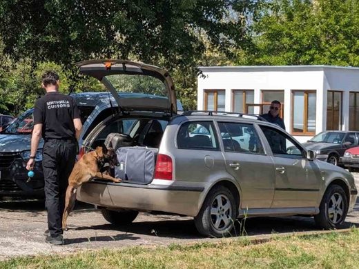 Школата за митнически кучета на Агенция „Митници“ отбеляза своята 20-годишнина