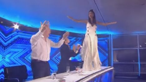 Никол Шерцингер стана хит в интернет с танц върху маса (видео)