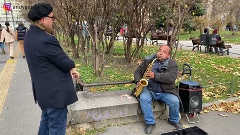 Саксофонистът на Анди Гарсия върви всеки ден по 4 км пеш, за да свири