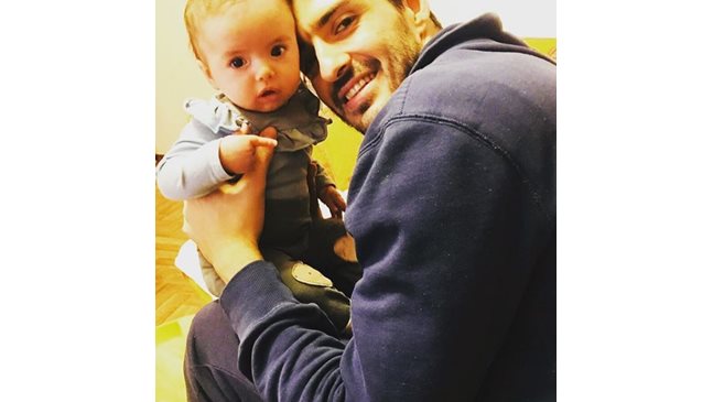 Волейболният национал Тодор Скримов зарадва фенове с дъщеричката си