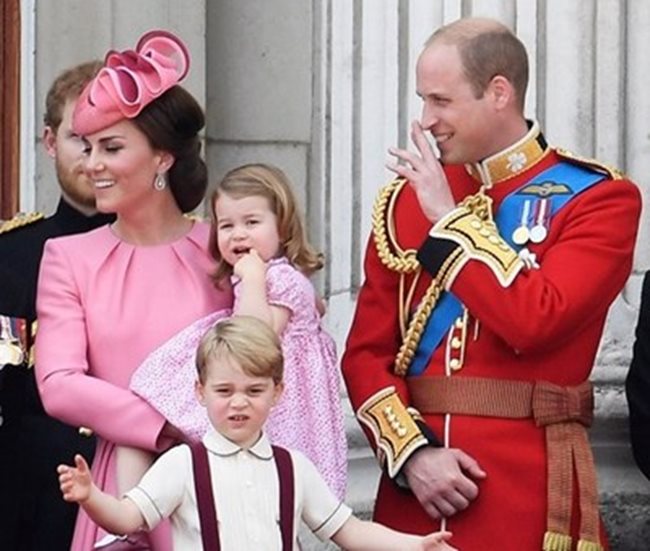 Уилям и Кейт на рождения ден на кралица Елизабет заедно с принцеса Шарлот и принц Джордж