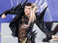 Lady Gaga си търси възрастно гадже