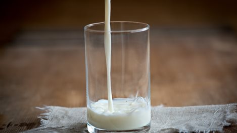 Как да направим изключително полезното ядково мляко