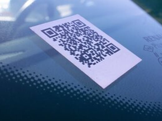 Новите коли с QR код на стъклото