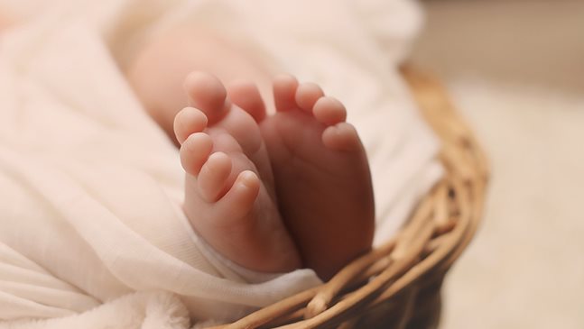 Англия с нов пробив в инвитрото – създаде бебета с ДНК от трима души