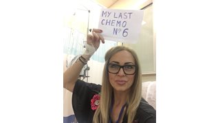 Нана Гладуиш на последна химиотерапия