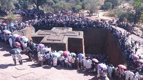 Първите християни в Етиопия празнуват с парче пиле и хляб в листа