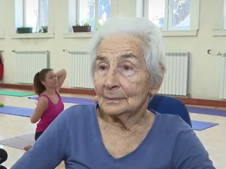 91-годишна българка практикува редовно йога, започнала на 68