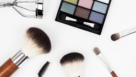 7 козметични продукта, които са в черния списък на дерматолозите