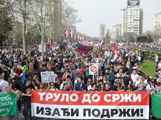 Гледайте протеста на студентите в Белград на живо (Видео, снимки)