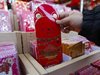 Дунгуан ще раздаде 500 млн. юана в „червени пликове“ на онези, които изберат да останат в града за Пролетния празник