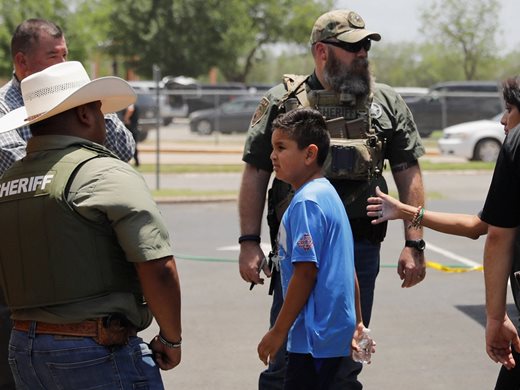 14 деца и учител застреляни в начално училище в Тексас