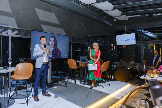 Генералният мениджър на Новартис за България Андрия Томович и водещата Ирина Тенчева обясняват детайли от кампанията "Времето е живот".