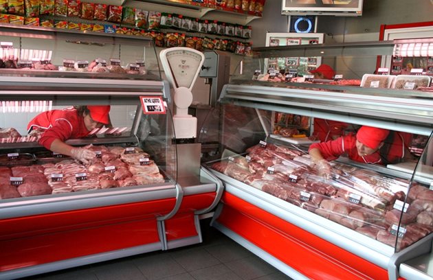 Със среден доход могат да се купят 699 кг свинско месо.