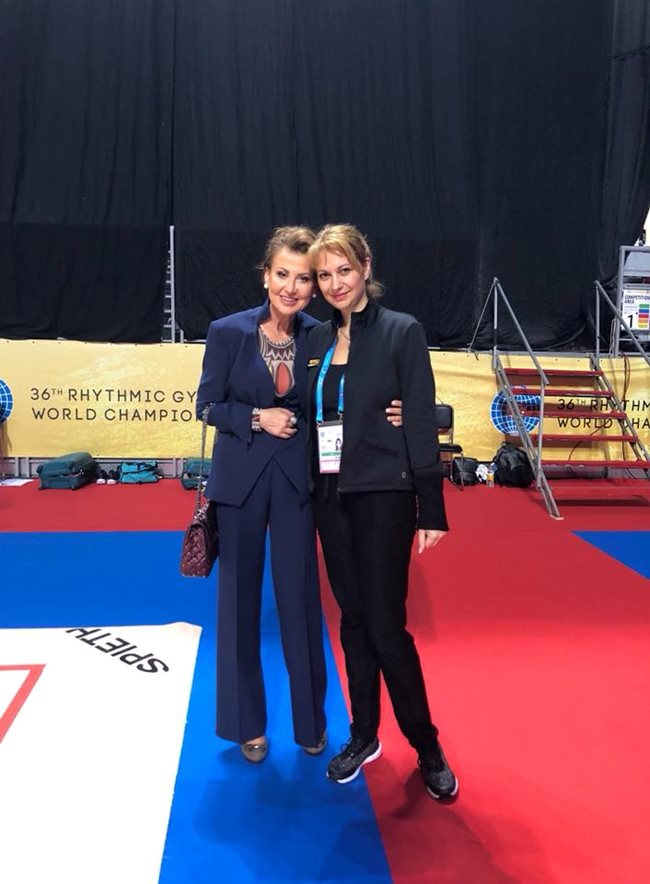 С Бранимира Маркова, треньорката на националния отбор (индивидуално) СНИМКА: ФЕЙСБУК