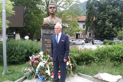 93-годишен счетоводител направи паметник на Левски в Смолян