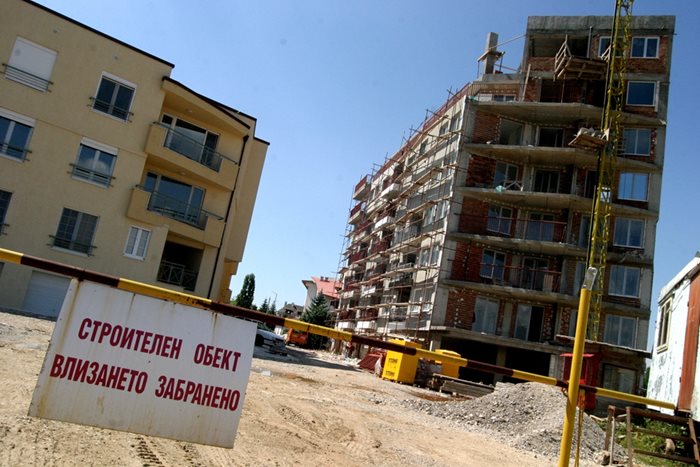 Някои квартали на София вече целогодишно са строителни площадки.