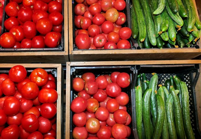 Цените на домати и краставици леко вървят надолу.
