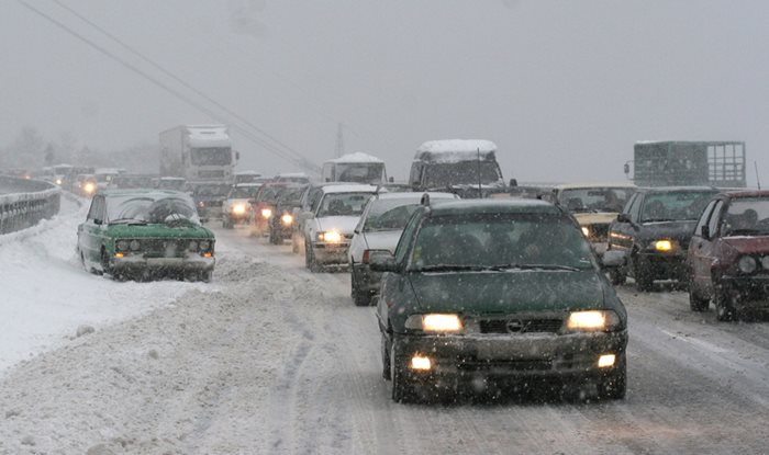 Задръстванията започнаха още в сряда. Очаква се в края на седмицата трафикът да е още по-натоварен.