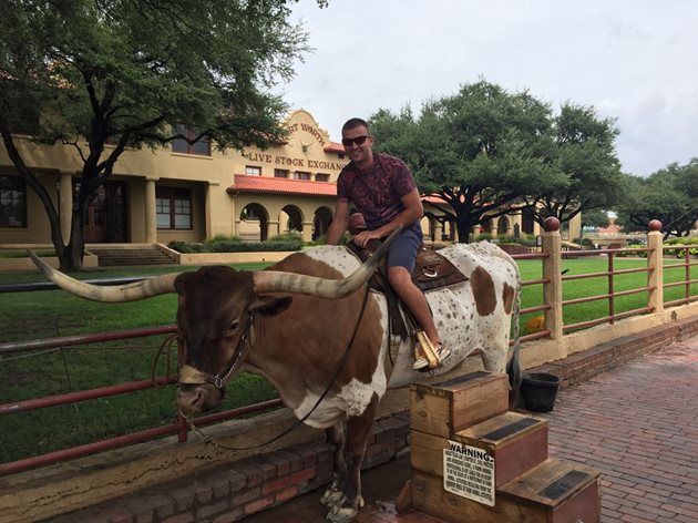 Васко посещава всички световни изложения, свързани с месодайното говедовъдство. Бикът е от породата Texas Long-horn (Дългороги) в град Форт Уърт в Тексас. Форт Уърт е огрромен център за търговия и транспорт на животни.