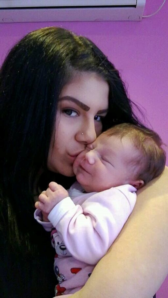 Христина Славова и бебе Габриела