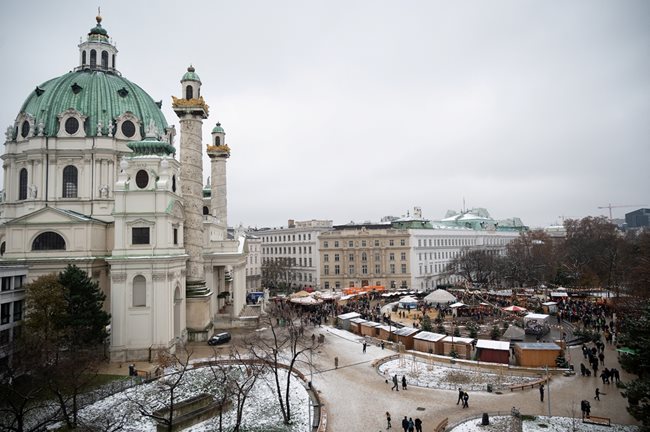 Българите искат да прекарат Коледа във Виена, която ги привлича с красивата си украса и тематичните базари.