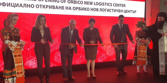 Министърът на икономиката Даниела Везиева откри нов модерен център за дистрибуция на водеща компания в областта на логистичните услуги и бързообортните стоки.
Снимка: Министерство на икономиката