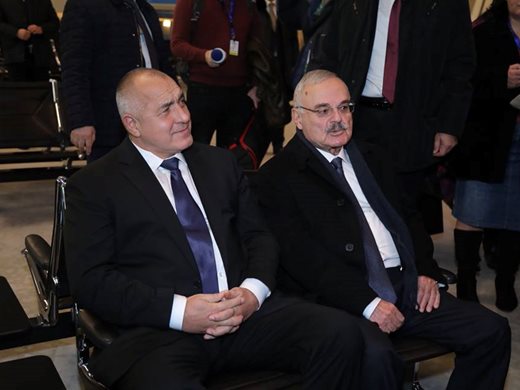 Двама премиери изпратиха полет №1 Баку-София (Обзор)
