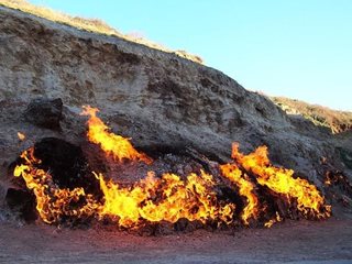 Огън гори 4000 години в азербайджанско село (Видео)