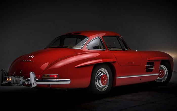 Последният Mercedes-Benz 300SL Gullwing е червен. Снимка: RM Sotheby's