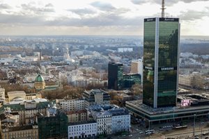 Тройно сгъваемият смартфон на Samsung ще бъде пуснат в ограничено количество