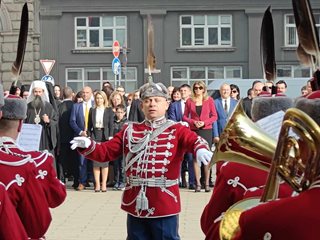 Вижте тържествената церемония в президентството по случай Деня на будителите (Видео, снимки)