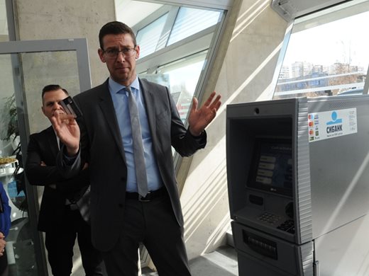 СИБАНК инсталира безконтактни банкомати