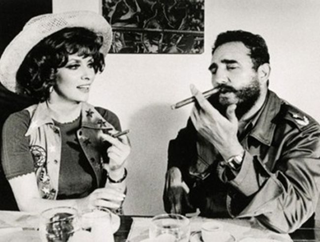 Джина Лолобриджида и Фидел Кастро по време на срещата им в Куба