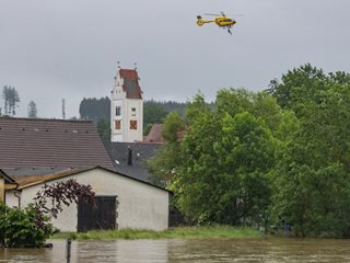 Германската провинция Бавария е под вода след поройни дъждове (Снимки)
