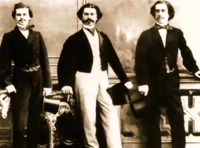 Тримата братя, които развиха династията. Йохан-младши е в средата, Едуард е вдясно, а вляво е Йозеф.