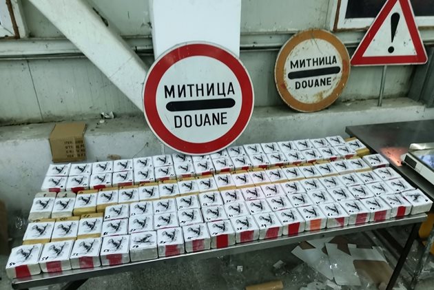 Задържаните 51 кг хероин Снимка: Агенция Митници