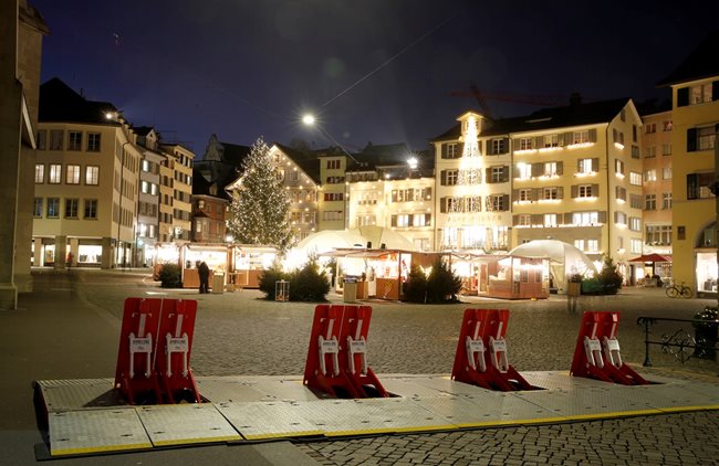 Мобилни бариери заграждат коледен базар в Цюрих, Швейцария