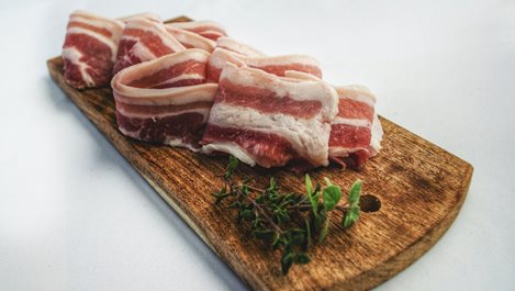 Ползите и рисковете от яденето на свинска кожа