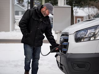 Нова технология вдига пробега на електрическите коли в студа