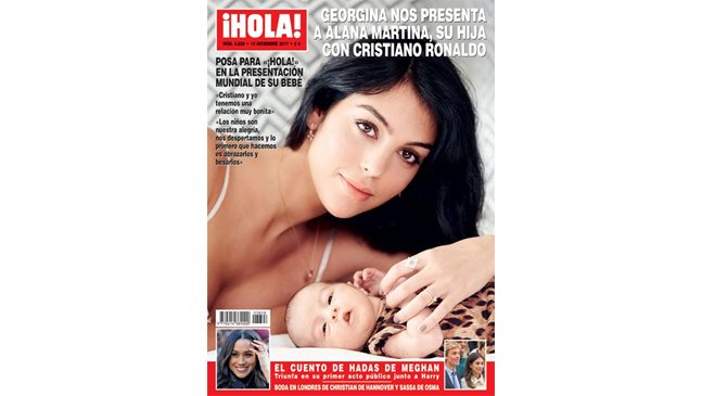Роналдо и приятелката му показаха за пръв път дъщеря си в списание (Снимки)