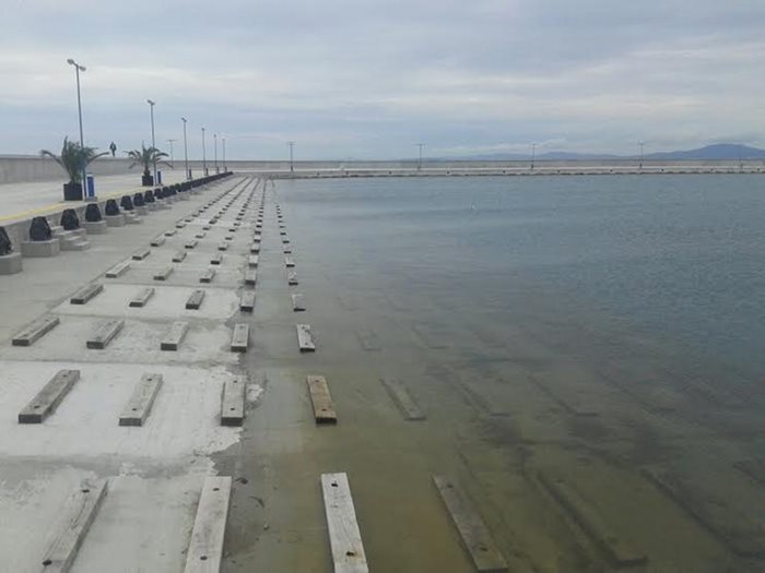 В края на декември 2021 г. приключи и втория етап от изграждането на рибарско пристанище в Поморие. 