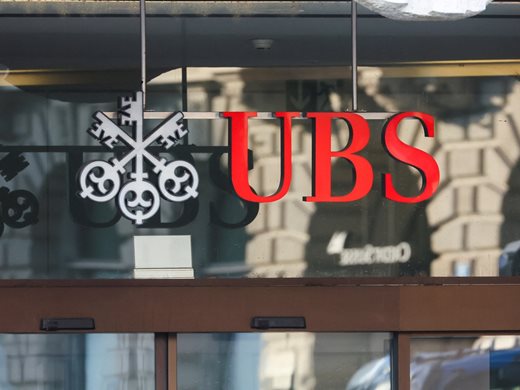 Шефът на UBS: Ще се справим с рисковете от придобиването на Credit Suisse