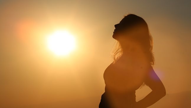 Излагането на слънце по време на бременносттa намалява риска от астма при детето