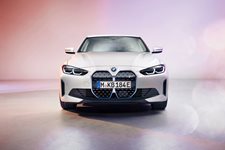 Електрическото BMW i4 е с пробег 590 км