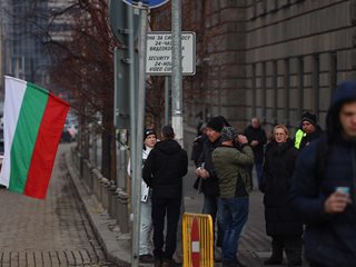 Парламентът официално ще осъди щурма на "Възраждане" над Дома на Европа